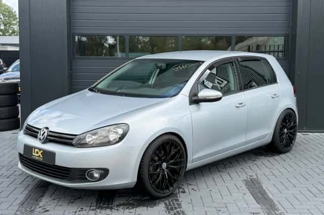 Volkswagen Golf (2010) thumbnail 5