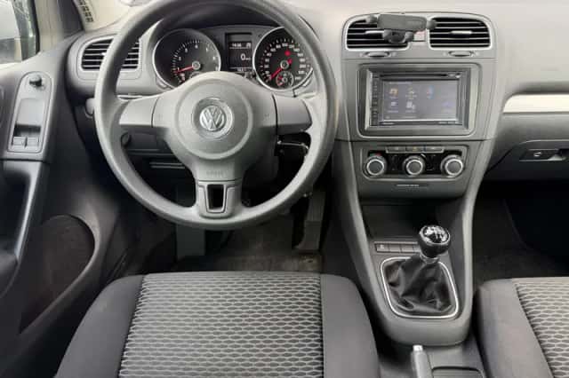 Volkswagen Golf (2010) thumbnail 6