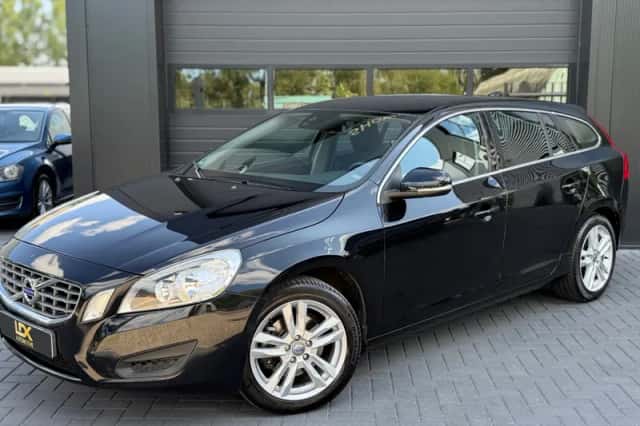 Volvo V60 (2013) thumbnail 1