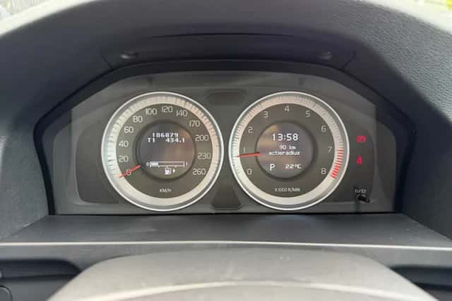 Volvo V60 (2013) thumbnail 2