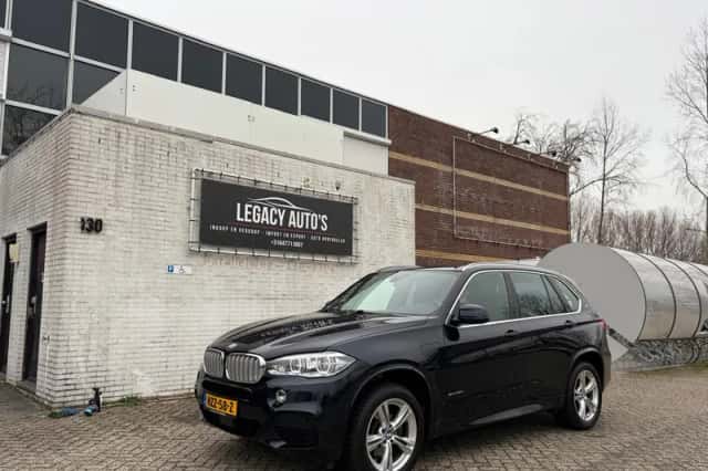 BMW X5 (2018) thumbnail 1