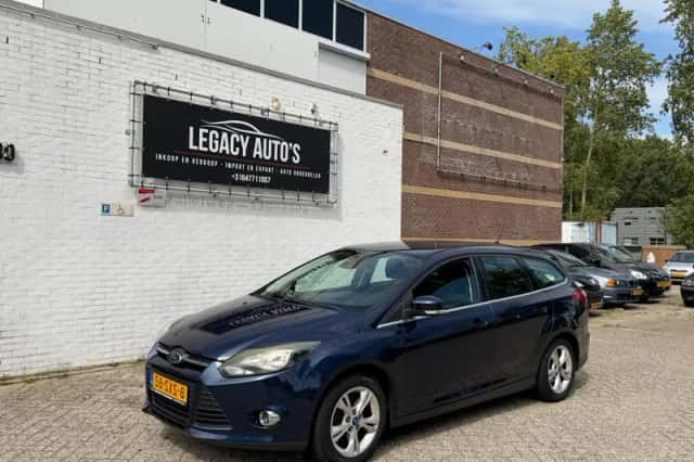 Ford Focus (2012) thumbnail 2