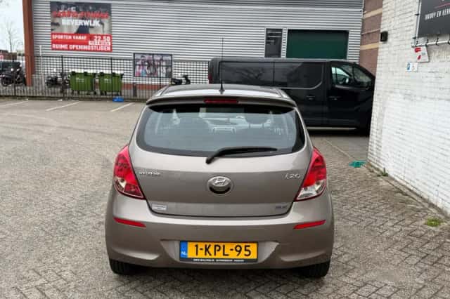 Hyundai i20 (2014) thumbnail 4