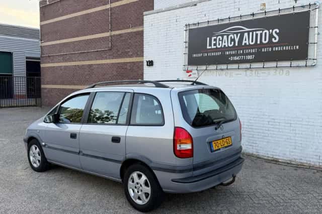 Opel Zafira (2002) thumbnail 4