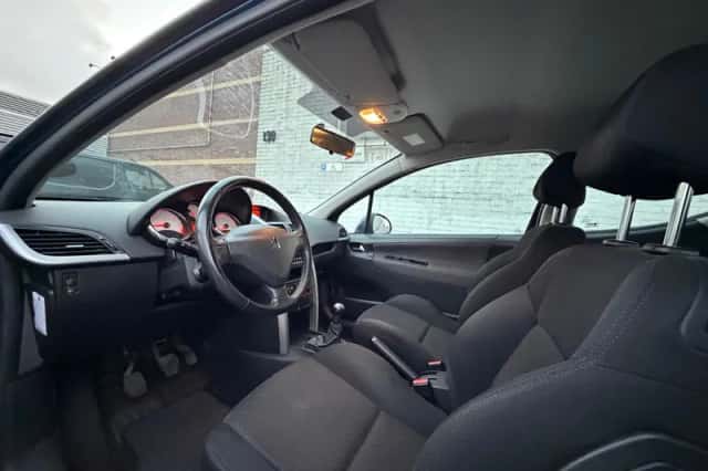 Peugeot 207 (2009) thumbnail 3
