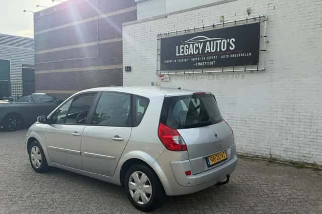 Renault Scénic (2008) thumbnail 4