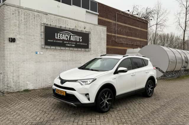 Toyota RAV4 (2017) thumbnail 1