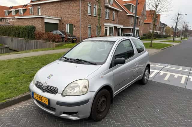 Toyota Yaris (2004) thumbnail 1