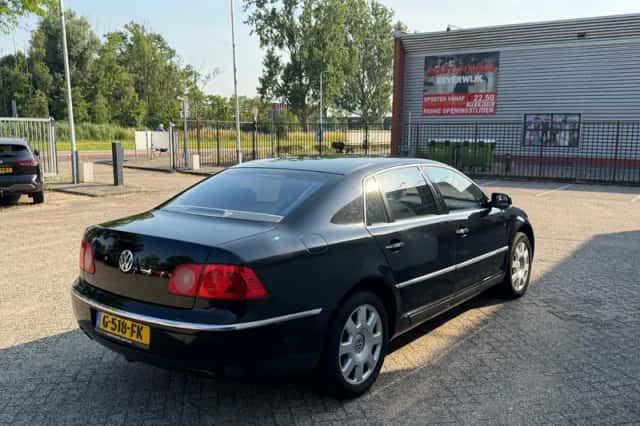 Volkswagen Phaeton (2004) thumbnail 6