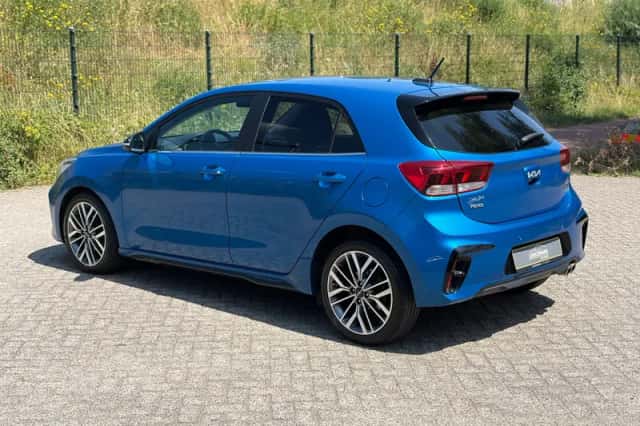 Kia Rio (2021) thumbnail 2