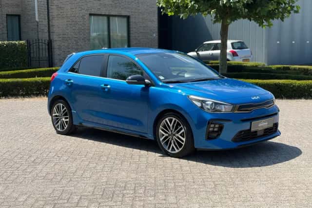 Kia Rio (2021) thumbnail 4