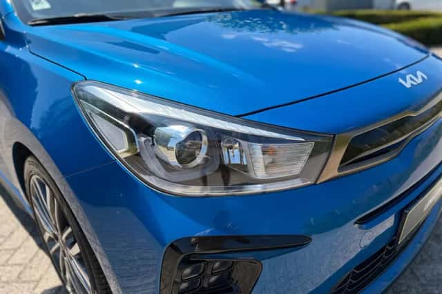 Kia Rio (2021) thumbnail 5