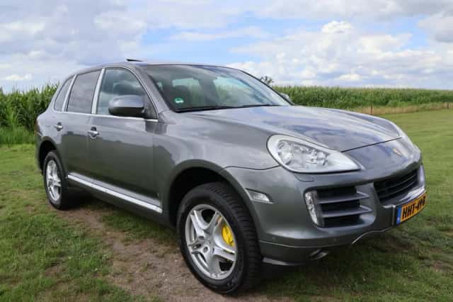 Porsche Cayenne (2008) thumbnail 3