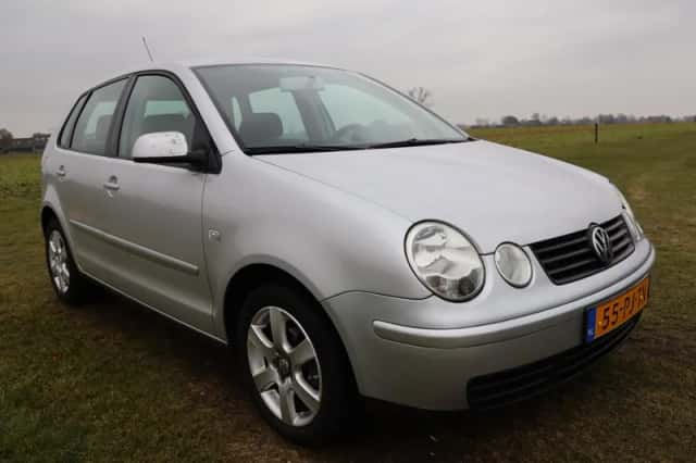 Volkswagen Polo (2004) thumbnail 3