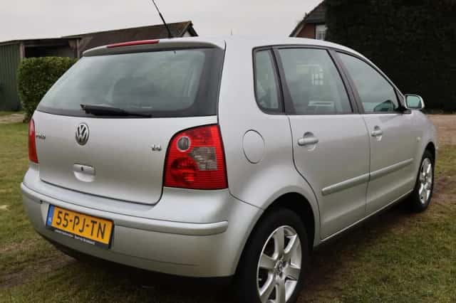 Volkswagen Polo (2004) thumbnail 4