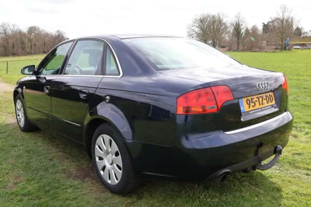 Audi A4 (2007) thumbnail 5