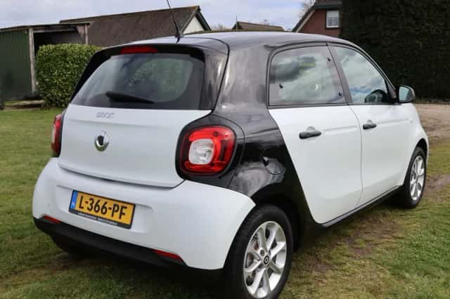 Smart Forfour (2018) thumbnail 4