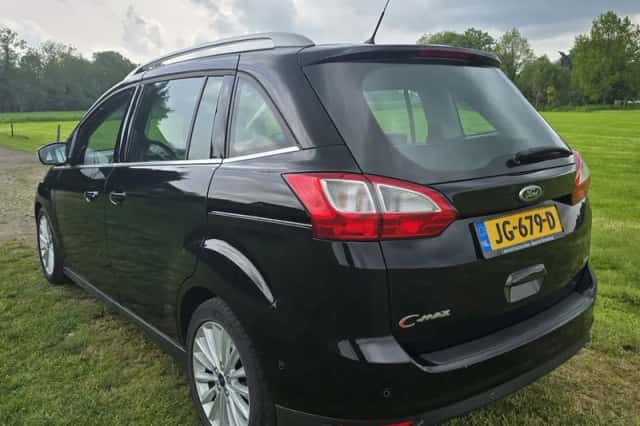 Ford Grand C-Max (2016) thumbnail 5