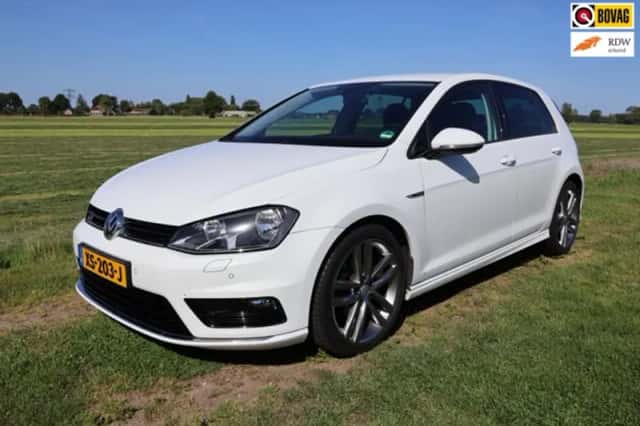 Volkswagen Golf (2016) thumbnail 1