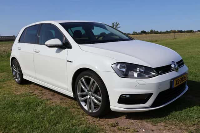 Volkswagen Golf (2016) thumbnail 3