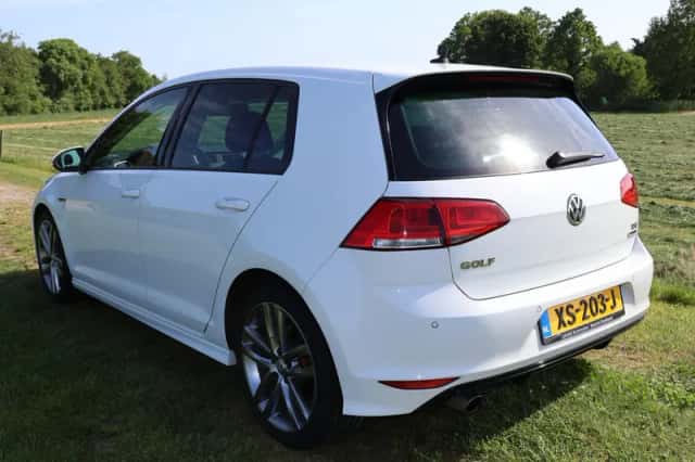 Volkswagen Golf (2016) thumbnail 5