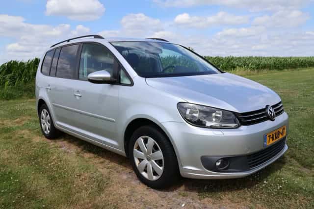 Volkswagen Touran (2012) thumbnail 3