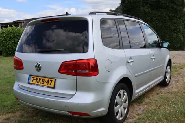 Volkswagen Touran (2012) thumbnail 4