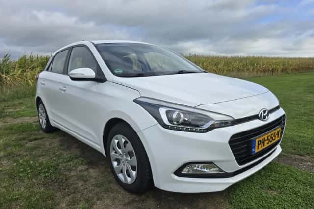 Hyundai i20 (2017) thumbnail 2