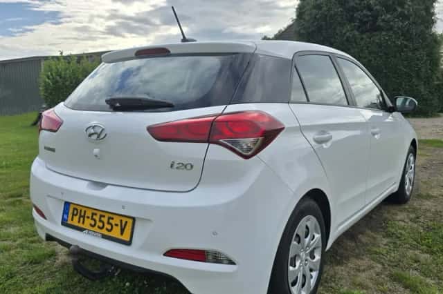 Hyundai i20 (2017) thumbnail 3