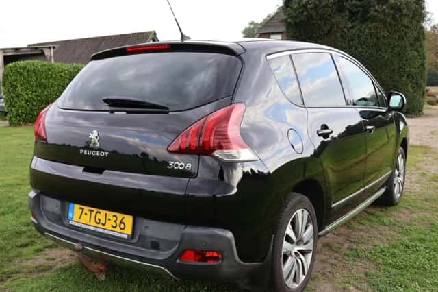 Peugeot 3008 (2014) thumbnail 3