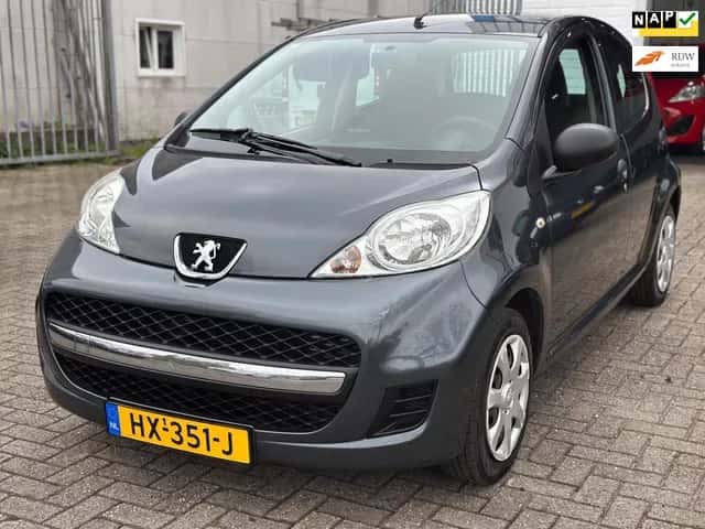 Peugeot 107 (2010) — foto 1