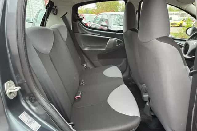 Peugeot 107 (2010) thumbnail 6