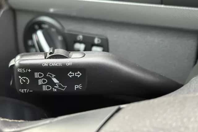 Volkswagen Touran (2013) thumbnail 13