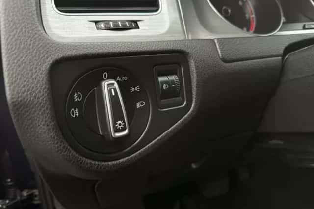 Volkswagen Golf (2016) thumbnail 16
