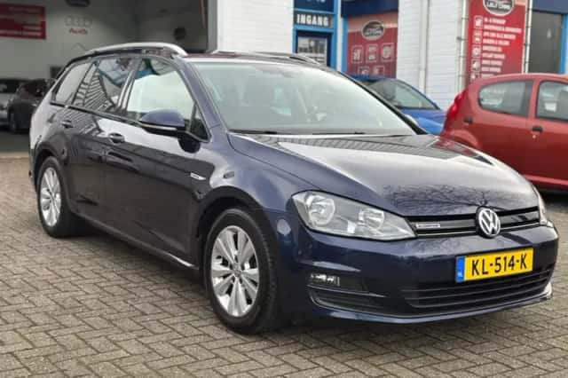 Volkswagen Golf (2016) thumbnail 3