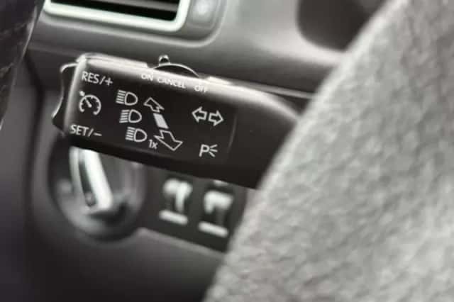Volkswagen Touran (2014) thumbnail 12