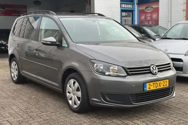 Volkswagen Touran (2014) thumbnail 3