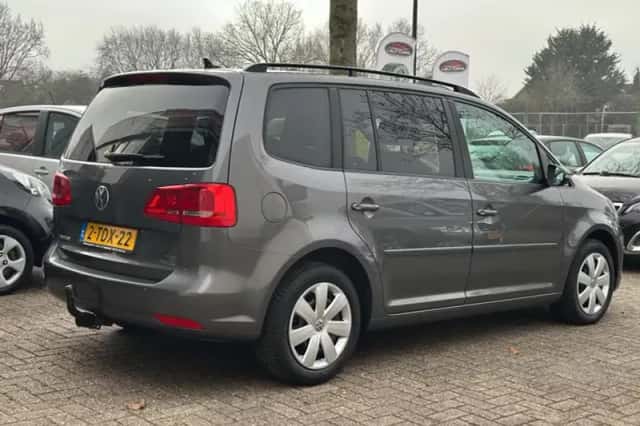 Volkswagen Touran (2014) thumbnail 4