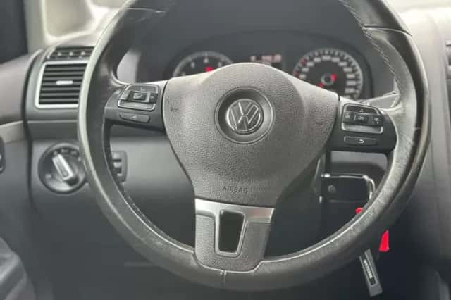 Volkswagen Touran (2014) thumbnail 10