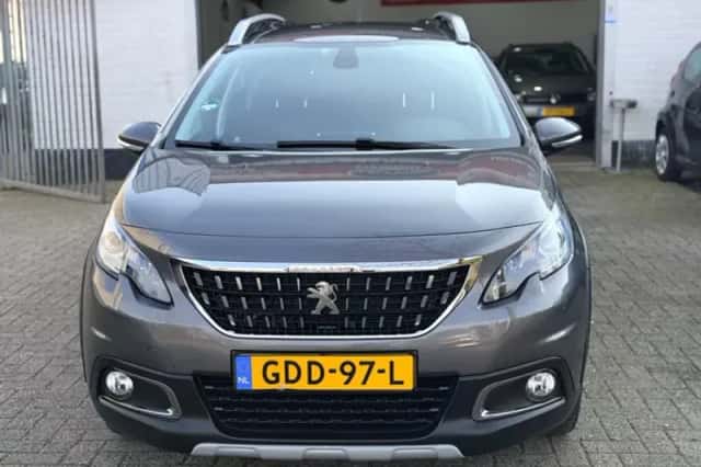 Peugeot 2008 (2019) thumbnail 2