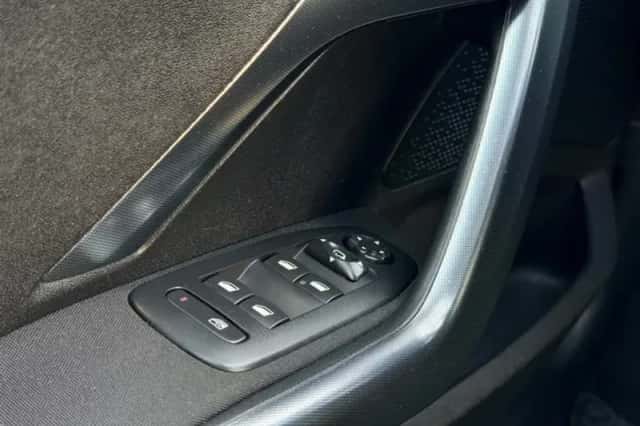 Peugeot 2008 (2019) thumbnail 15