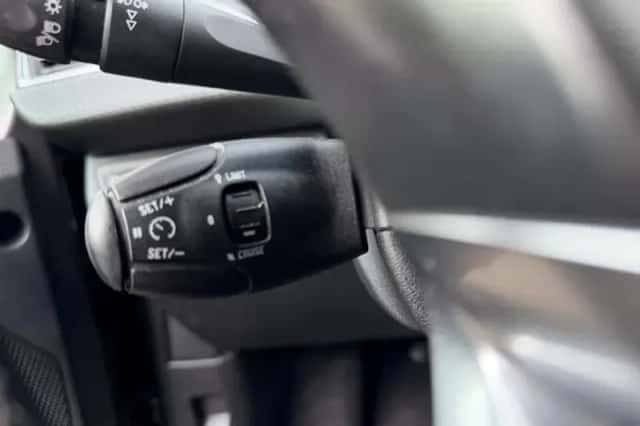 Peugeot 2008 (2019) thumbnail 17