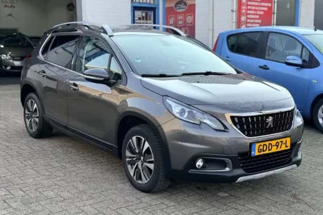 Peugeot 2008 (2019) thumbnail 3