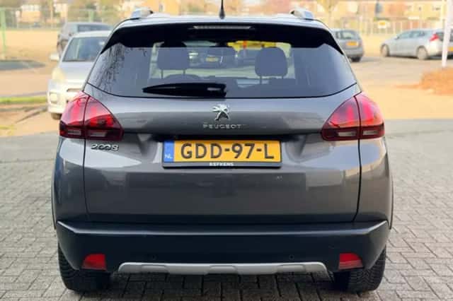 Peugeot 2008 (2019) thumbnail 5