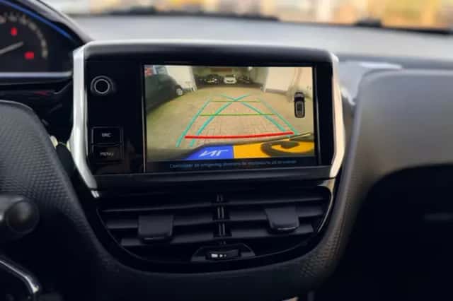 Peugeot 2008 (2019) thumbnail 8