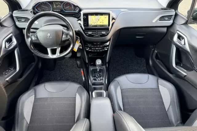 Peugeot 2008 (2019) thumbnail 9