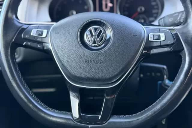 Volkswagen Golf (2015) thumbnail 12