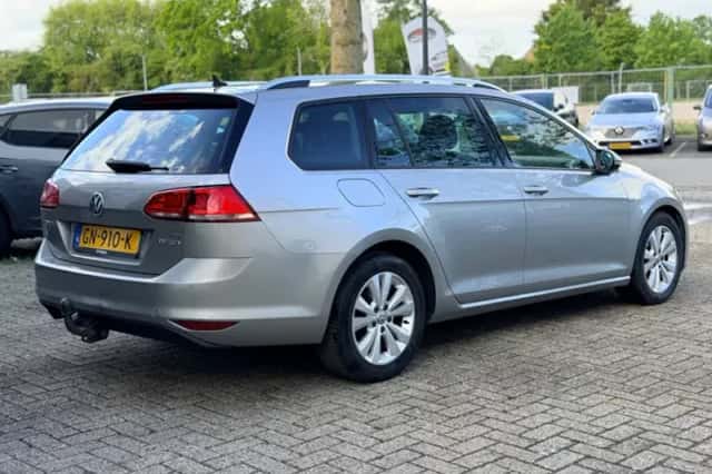 Volkswagen Golf (2015) thumbnail 5