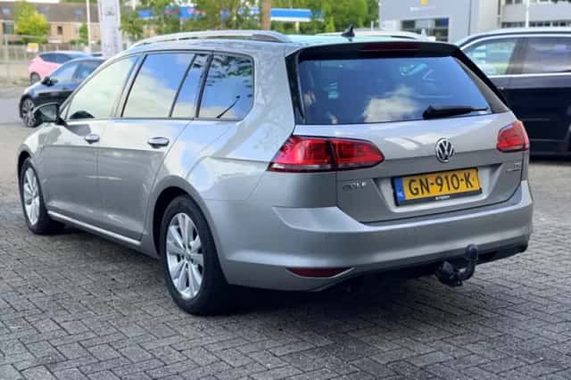 Volkswagen Golf (2015) thumbnail 6