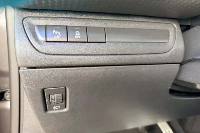 Peugeot 2008 (2019) thumbnail 12